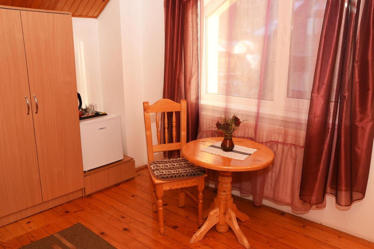 Oskolok Dovbusha Mini-Hotel Jaremcse Kültér fotó