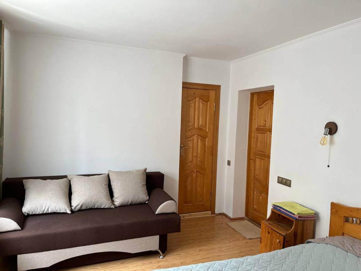 Oskolok Dovbusha Mini-Hotel Jaremcse Kültér fotó