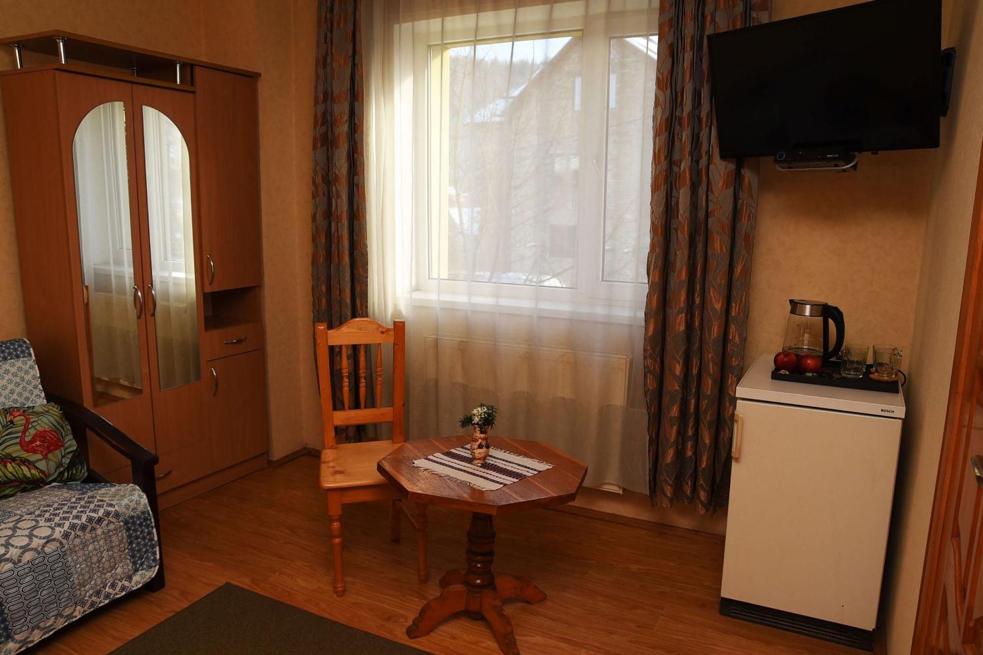 Oskolok Dovbusha Mini-Hotel Jaremcse Szoba fotó